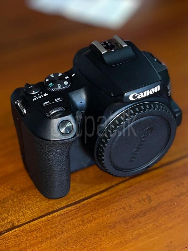 Canon 200D Mark ii (250D) + EF 18-55MM IS STM