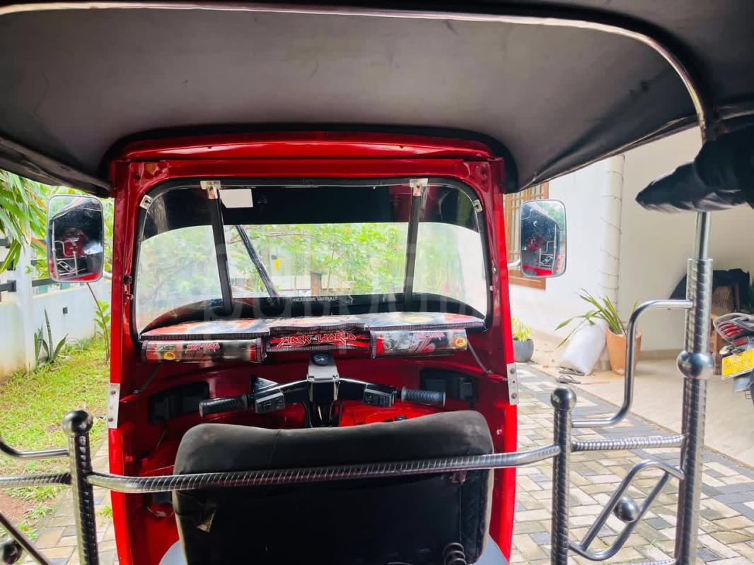 Bajaj 2 stroke 2002 - பயன்படுத்தப்பட்டது முச்சக்கர வண்டி sale in Sri Lanka - patpat.lk