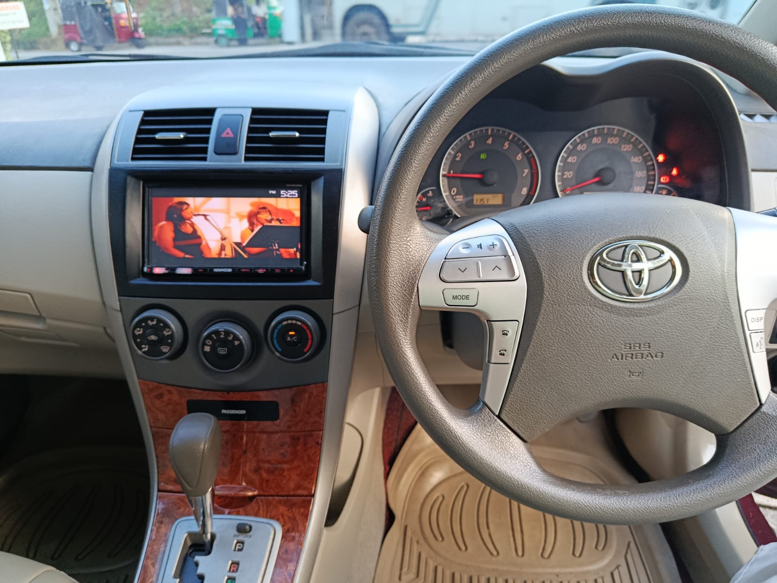 Toyota Axio 2011 - Used Car sale in Sri Lanka - patpat.lk