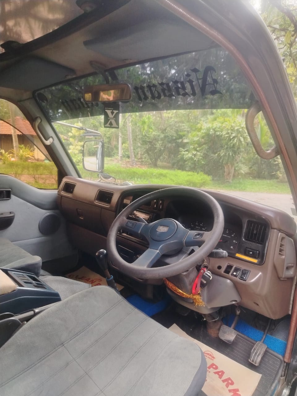 Nissan Caravan 1992 - பயன்படுத்தப்பட்டது வேன் sale in Sri Lanka - patpat.lk
