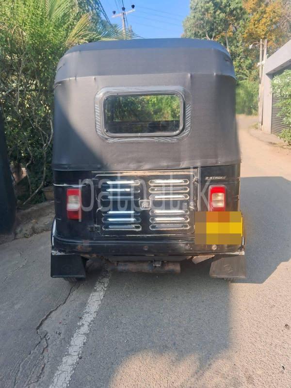 Bajaj Three Wheel 2014 - Used Three wheeler sale in Sri Lanka - patpat.lk