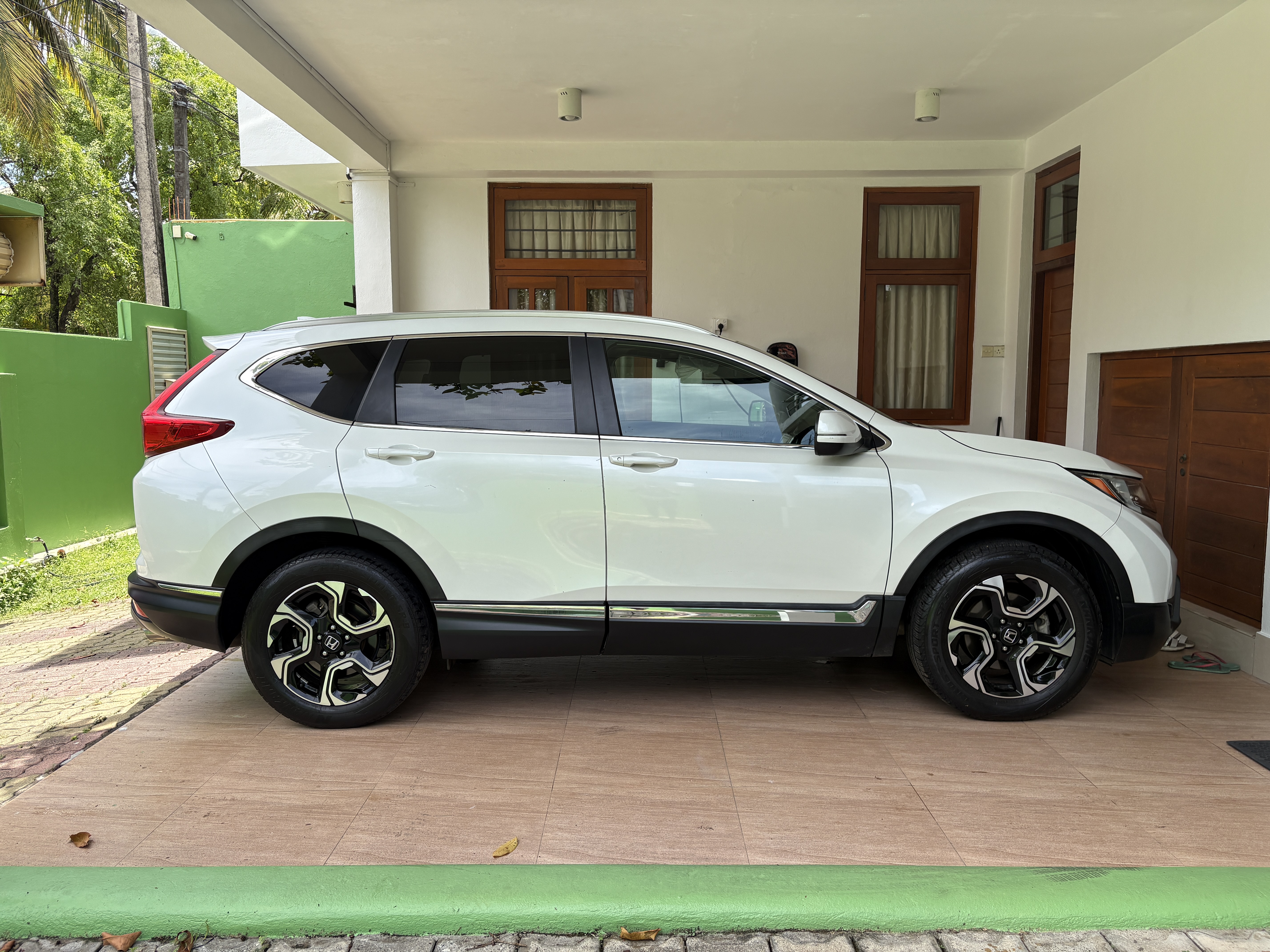 Honda CR V 2018 - பயன்படுத்தப்பட்டது SUV sale in Sri Lanka - patpat.lk