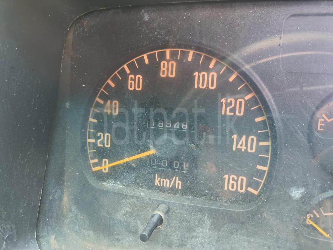 Nissan Caravan 2005 - பயன்படுத்தப்பட்டது வேன் sale in Sri Lanka - patpat.lk