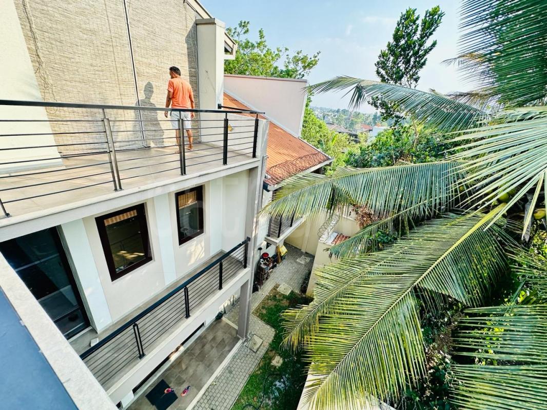 House for Sale in Talawatugoda
