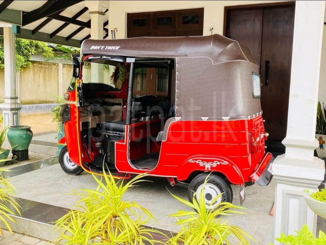 Bajaj Three Wheel 2016 - பயன்படுத்தப்பட்டது முச்சக்கர வண்டி sale in Sri Lanka - patpat.lk