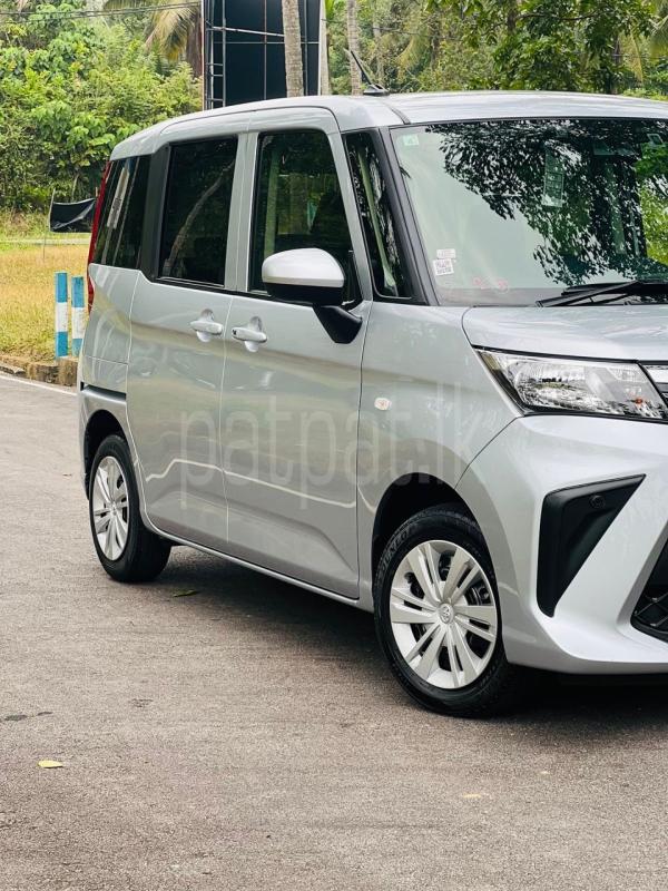 Toyota Roomy 2023 - Reconditioned Van sale in Sri Lanka - patpat.lk