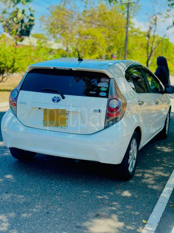 Toyota Aqua 2013 - பயன்படுத்தப்பட்டது கார் sale in Sri Lanka - patpat.lk