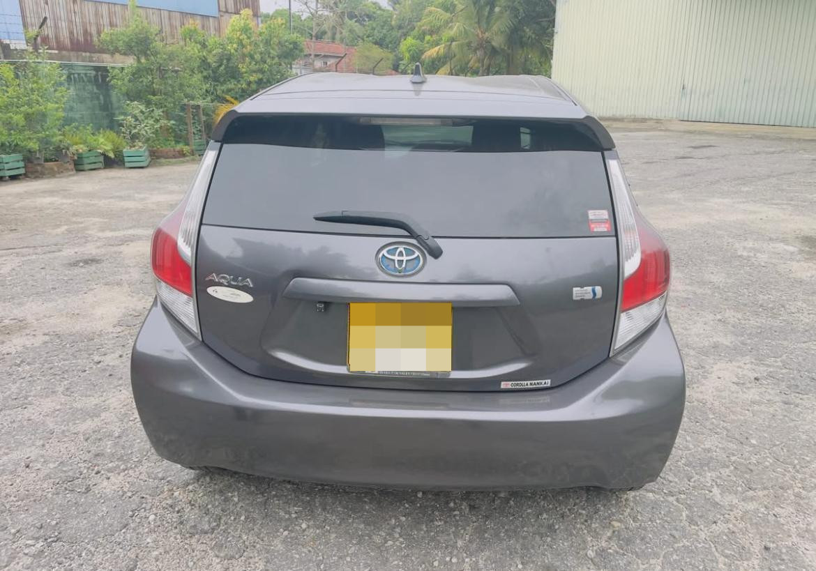 Toyota Aqua 2015 - பயன்படுத்தப்பட்டது கார் sale in Sri Lanka - patpat.lk