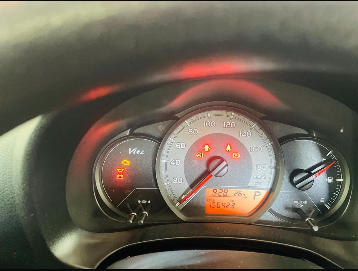 Toyota Vitz 2017 - பயன்படுத்தப்பட்டது கார் sale in Sri Lanka - patpat.lk