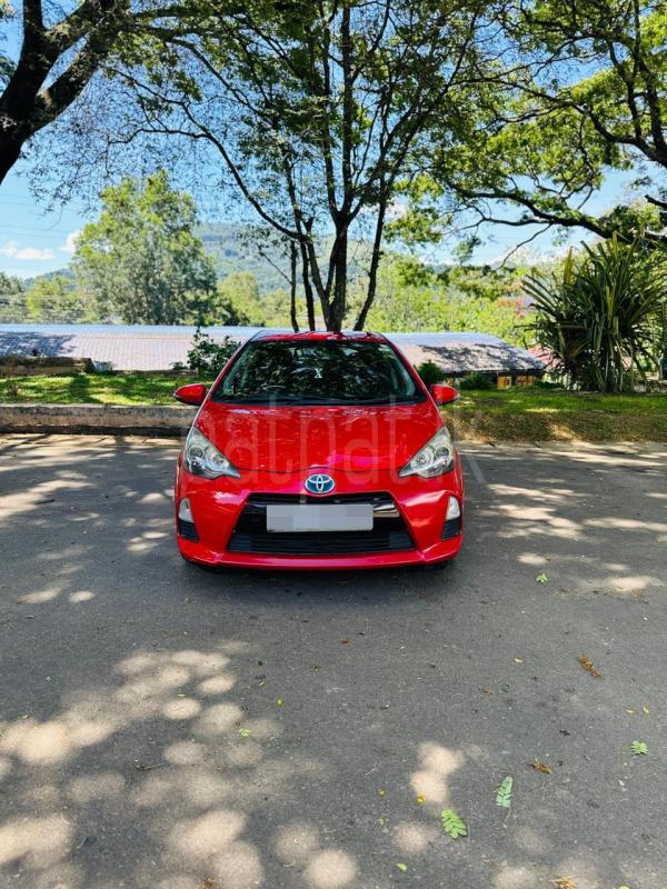 Toyota Aqua 2012 - பயன்படுத்தப்பட்டது கார் sale in Sri Lanka - patpat.lk