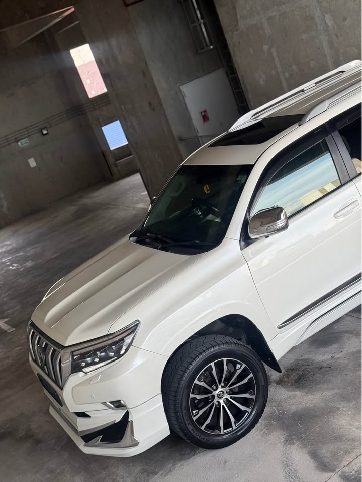 Toyota Land Cruiser Prado 2023 - பயன்படுத்தப்பட்டது SUV sale in Sri Lanka - patpat.lk