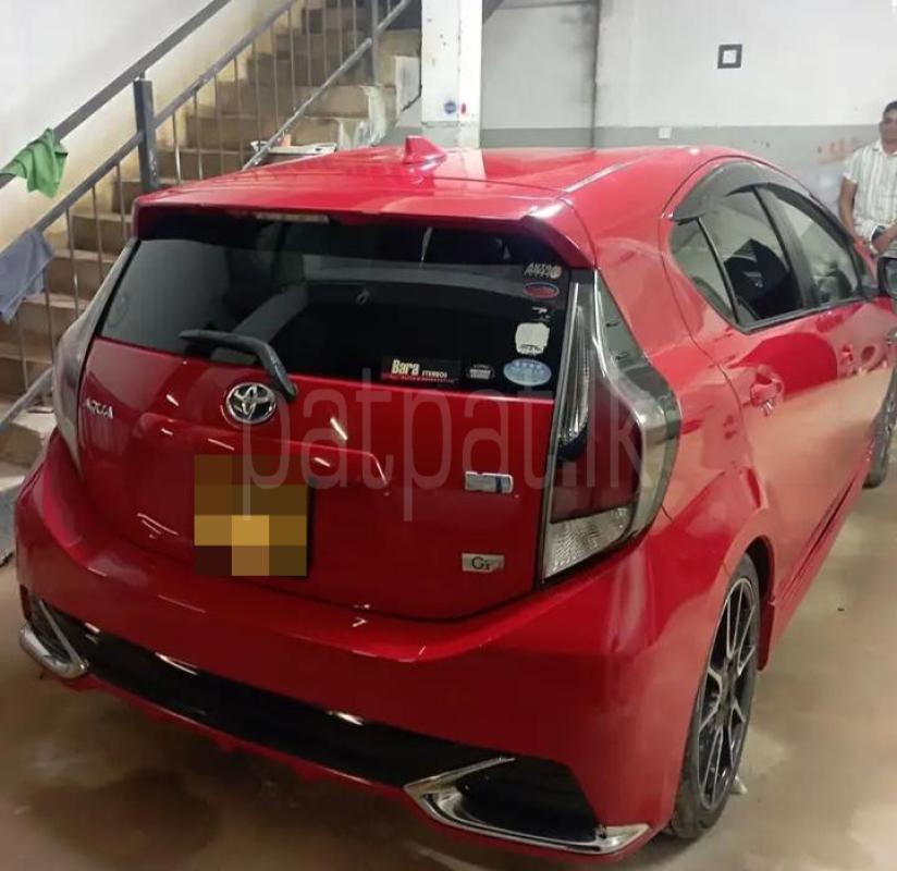 Toyota Aqua 2015 - பயன்படுத்தப்பட்டது கார் sale in Sri Lanka - patpat.lk