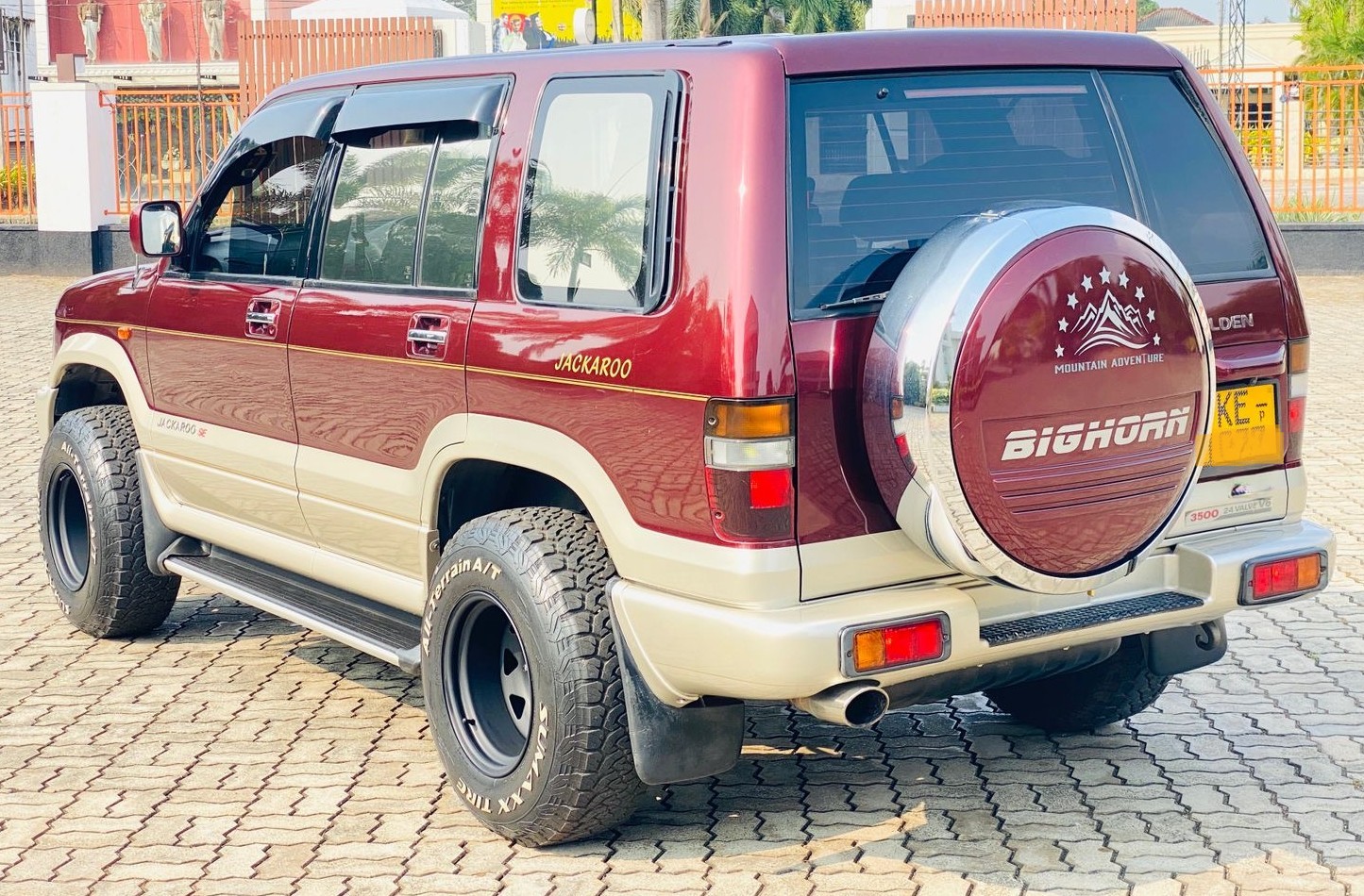 Isuzu Bighorn 2007 - பயன்படுத்தப்பட்டது SUV sale in Sri Lanka - patpat.lk
