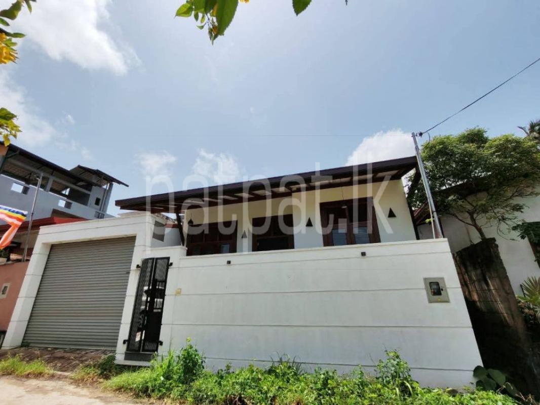 House for Sale in Polgasowita ads-image-1