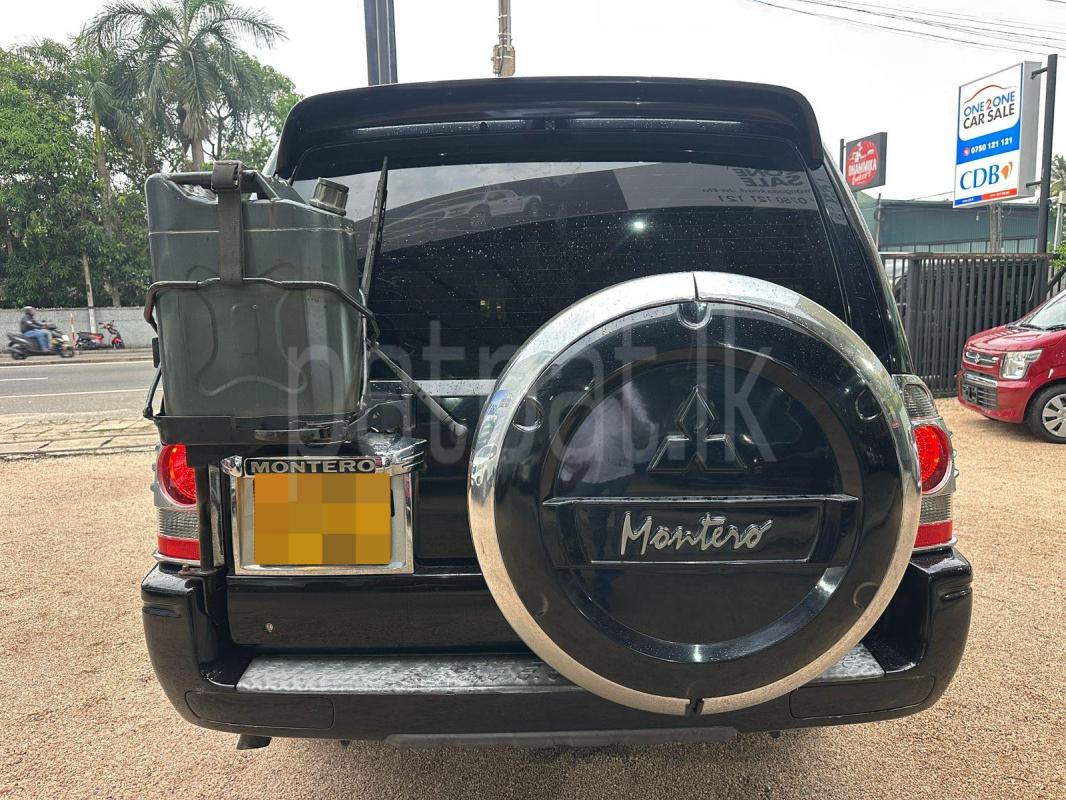 Mitsubishi Montero 2006 - பயன்படுத்தப்பட்டது SUV sale in Sri Lanka - patpat.lk