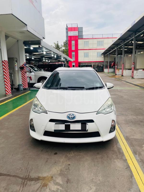 Toyota Aqua 2015 - பயன்படுத்தப்பட்டது கார் sale in Sri Lanka - patpat.lk