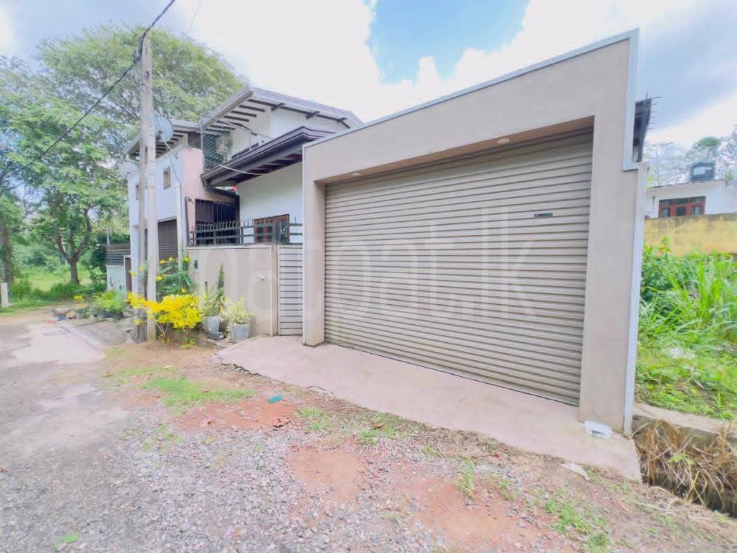 House for Sale in Athurugiriya