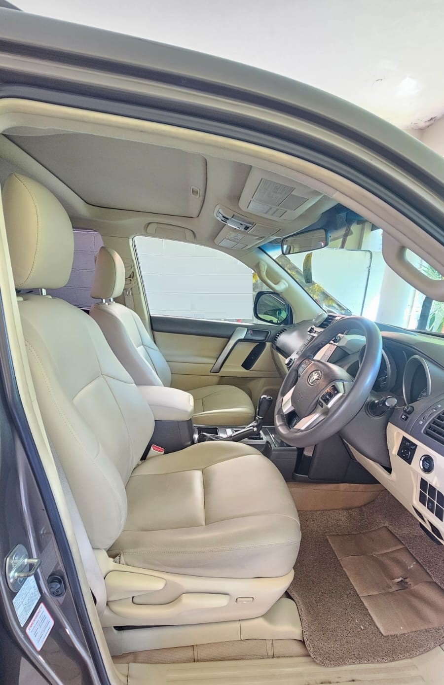 Toyota Land Cruiser 2015 - பயன்படுத்தப்பட்டது SUV sale in Sri Lanka - patpat.lk