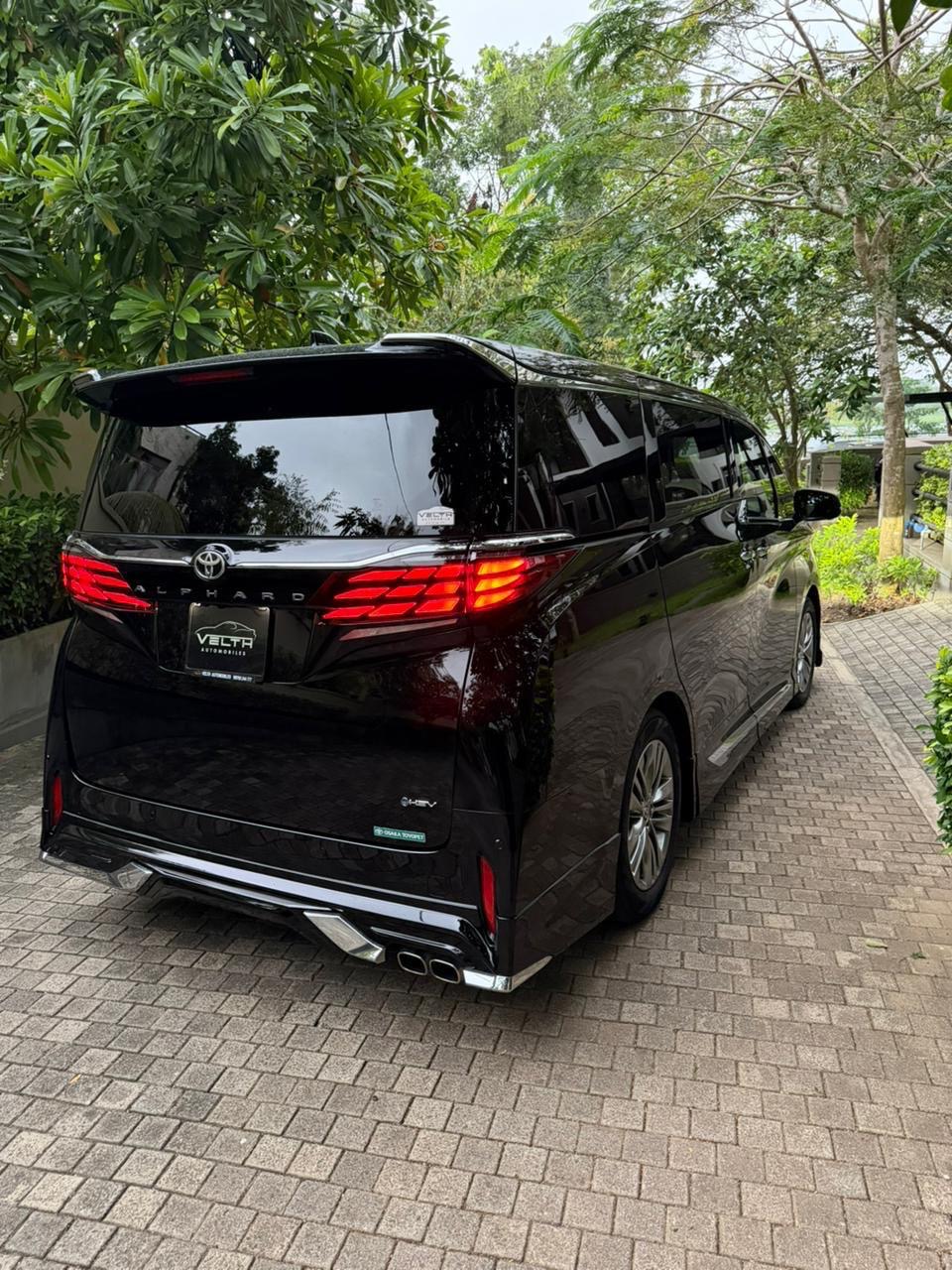 Toyota Alpha 2024 - Used Van sale in Sri Lanka - patpat.lk