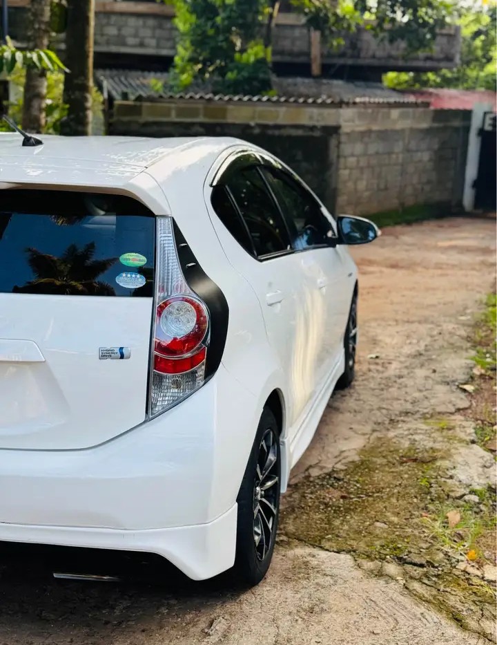 Toyota Aqua 2012 - பயன்படுத்தப்பட்டது கார் sale in Sri Lanka - patpat.lk