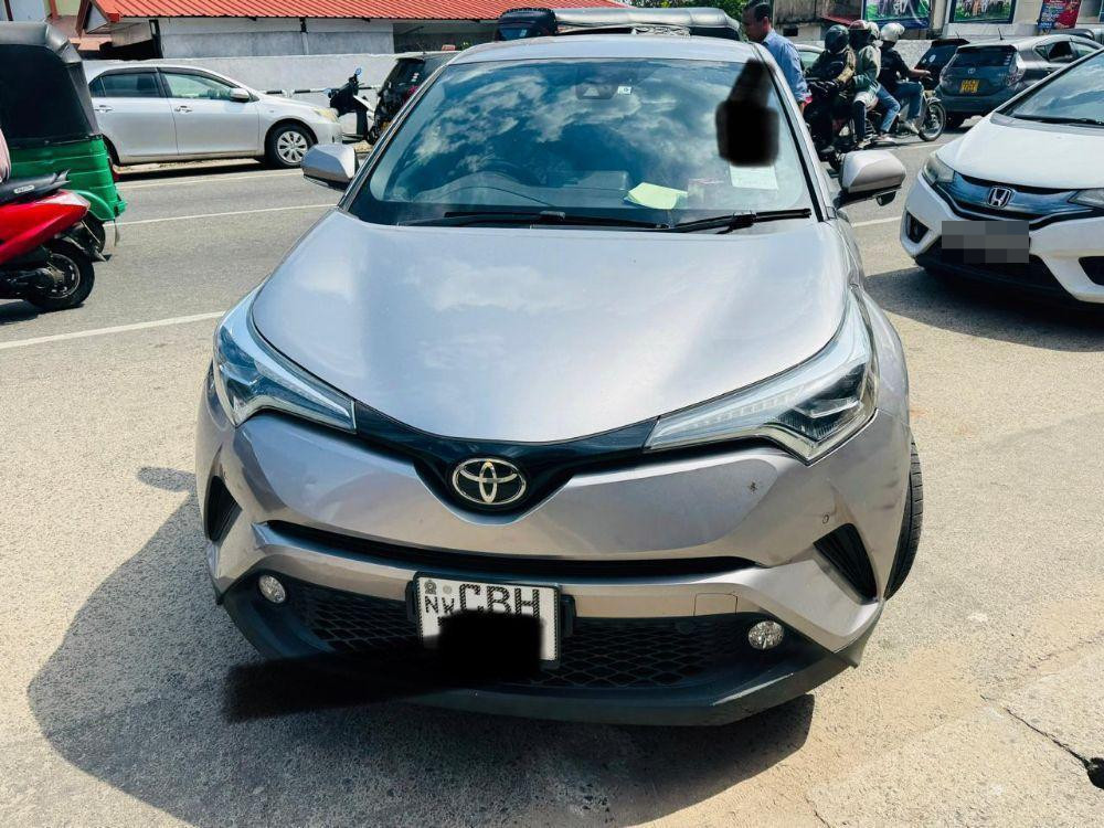 Toyota CHR 2017 ads-image-1