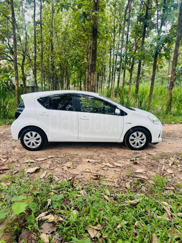 Toyota Aqua 2013 - பயன்படுத்தப்பட்டது கார் sale in Sri Lanka - patpat.lk