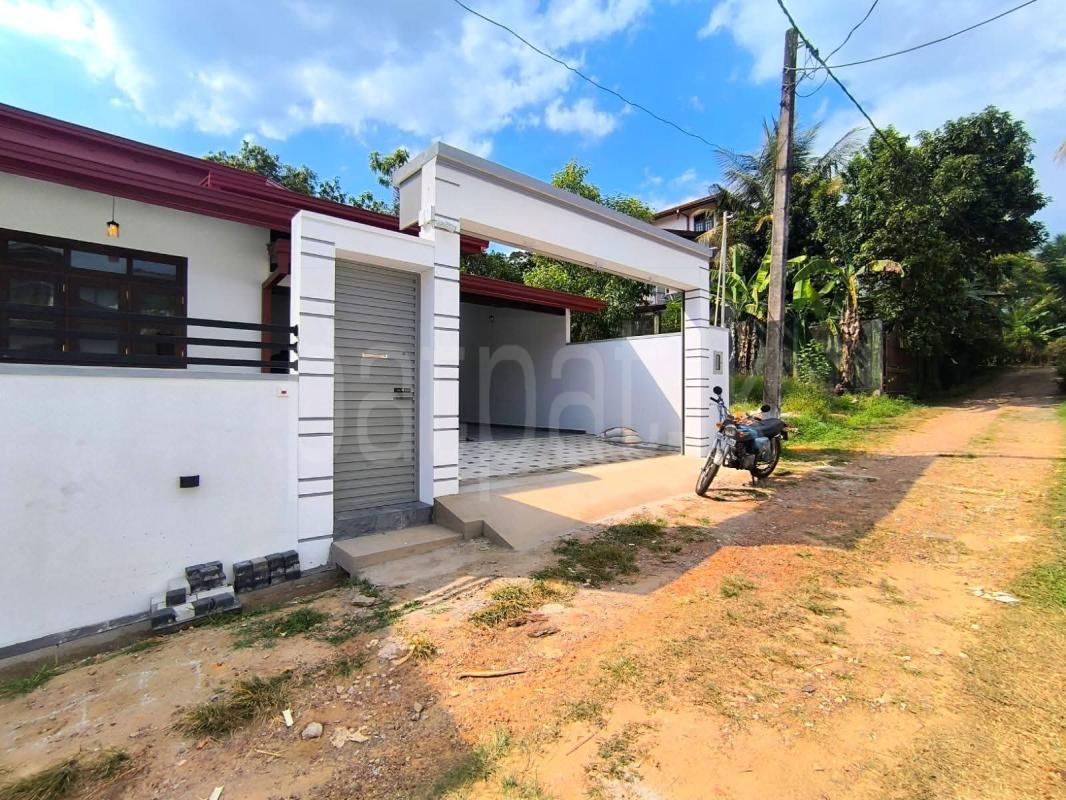 House for Sale in Athurugiriya ads-image-1