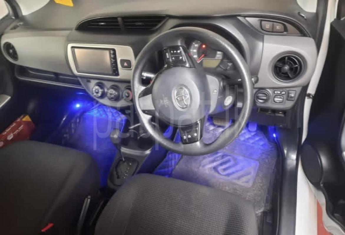 Toyota Vitz 2015 - பயன்படுத்தப்பட்டது கார் sale in Sri Lanka - patpat.lk