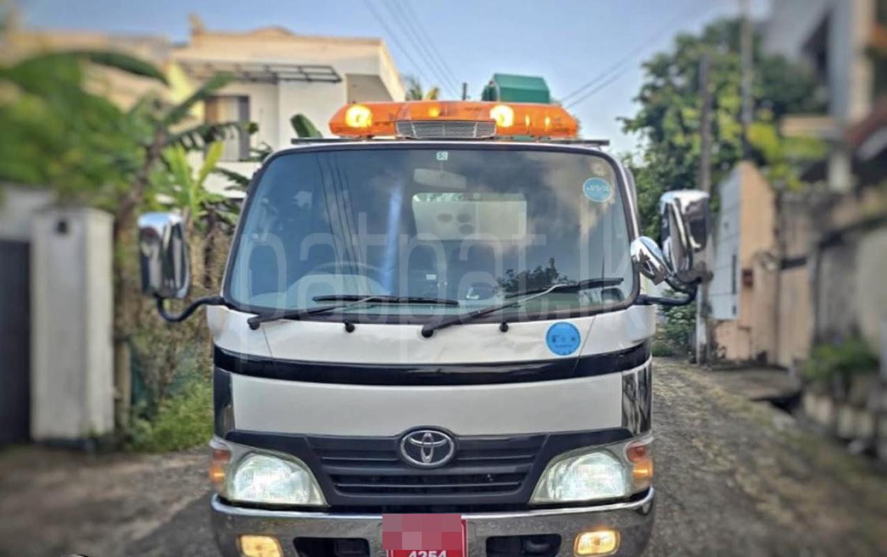 Toyota Dyna 2007 - பயன்படுத்தப்பட்டது டிரக் sale in Sri Lanka - patpat.lk