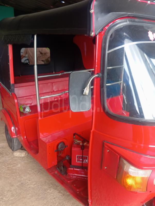 Bajaj 4 stroke 2011 - பயன்படுத்தப்பட்டது முச்சக்கர வண்டி sale in Sri Lanka - patpat.lk