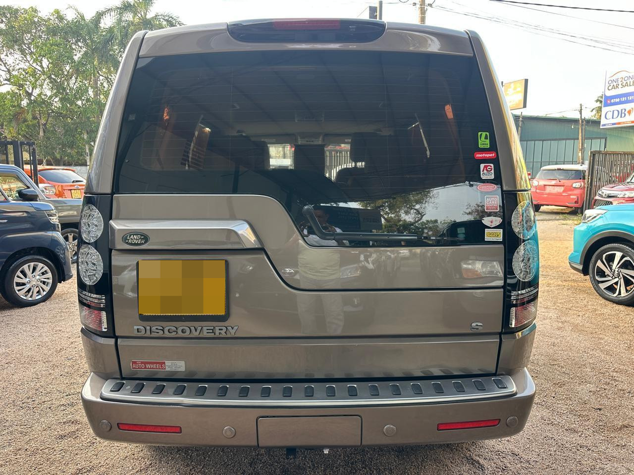 Land Rover Discovery 2015 - Used SUV sale in Sri Lanka - patpat.lk