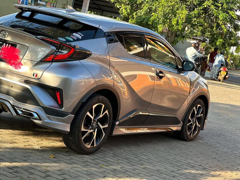 Toyota CHR 2017 - பயன்படுத்தப்பட்டது SUV sale in Sri Lanka - patpat.lk