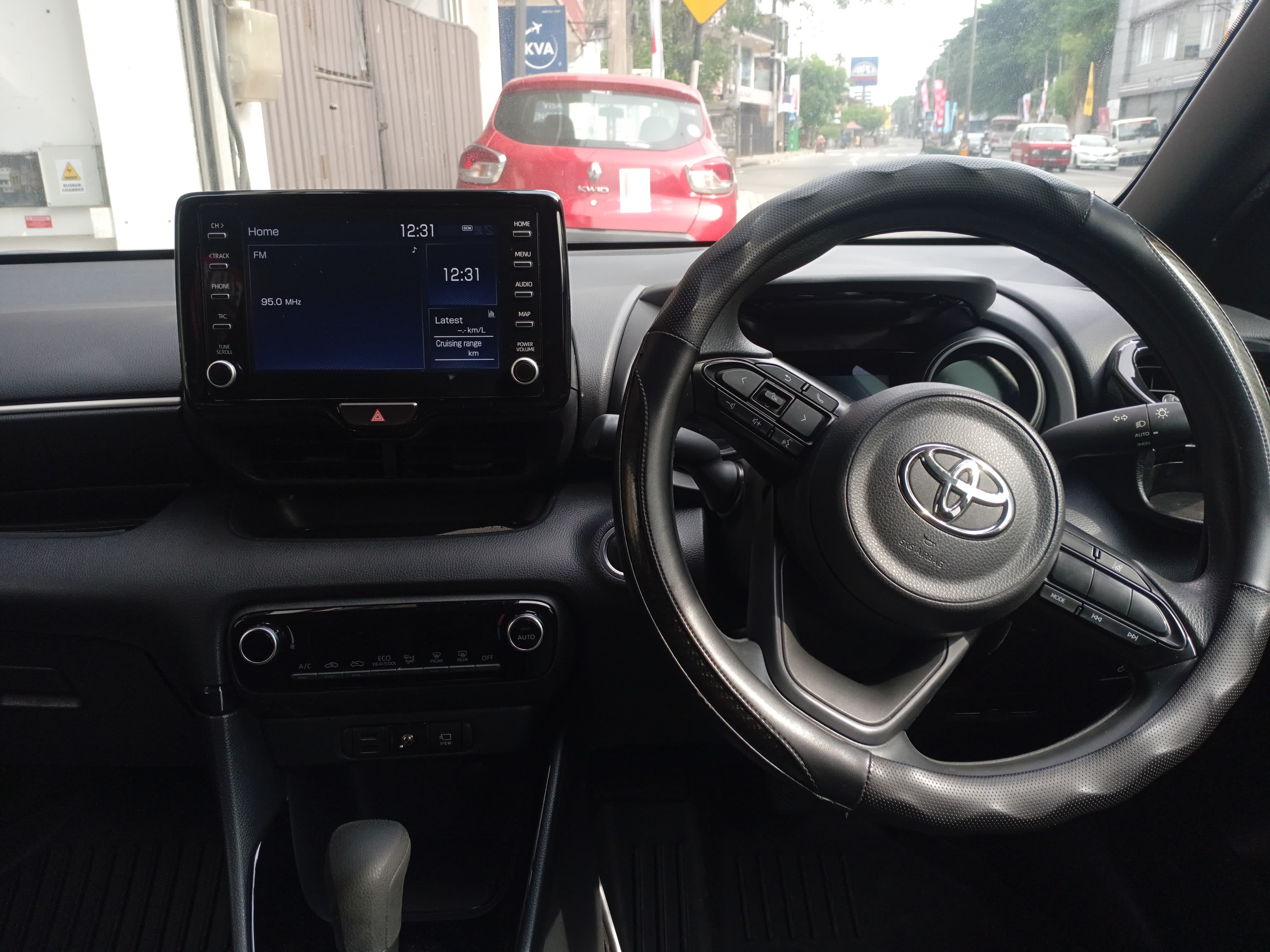 Toyota Yaris 2023 - Used Car sale in Sri Lanka - patpat.lk