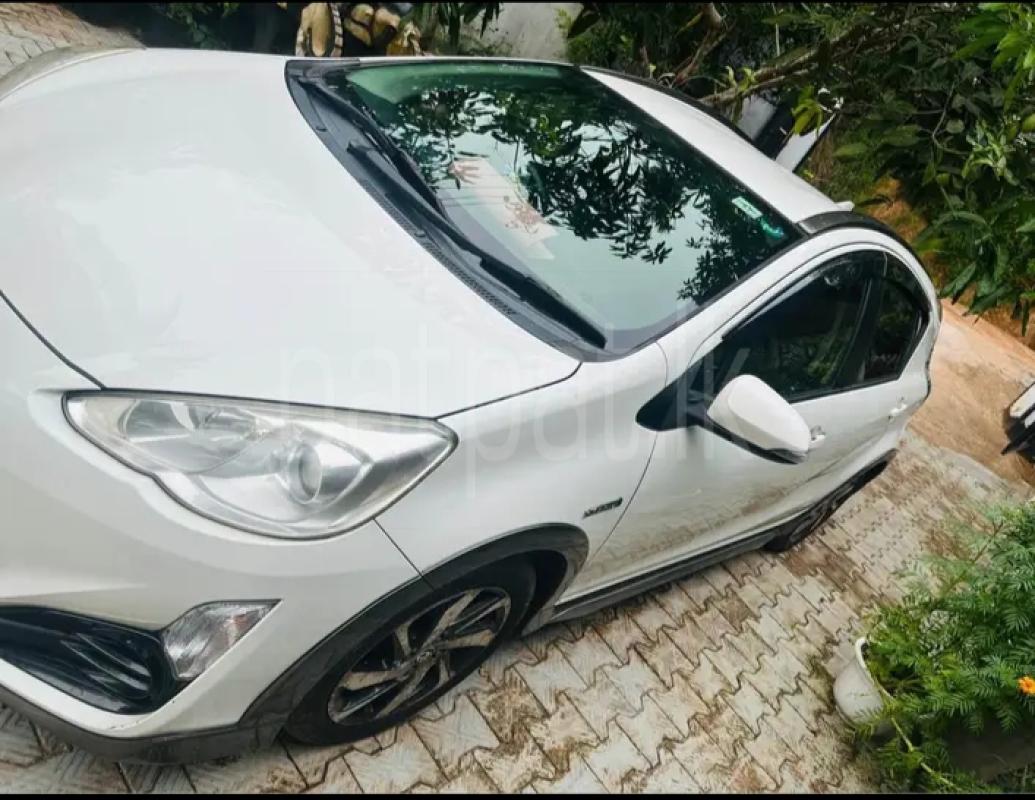 Toyota Aqua 2015 - பயன்படுத்தப்பட்டது கார் sale in Sri Lanka - patpat.lk
