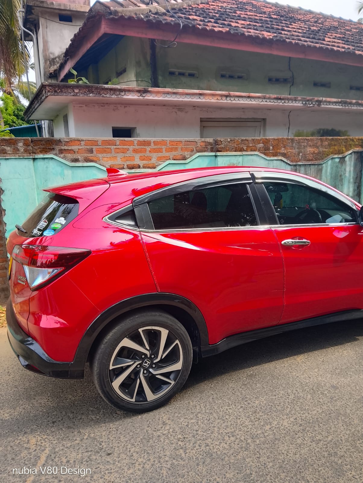 Honda Vezel 2017 - பயன்படுத்தப்பட்டது SUV sale in Sri Lanka - patpat.lk
