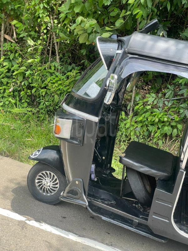 Bajaj Three Wheel 2010 - பயன்படுத்தப்பட்டது முச்சக்கர வண்டி sale in Sri Lanka - patpat.lk