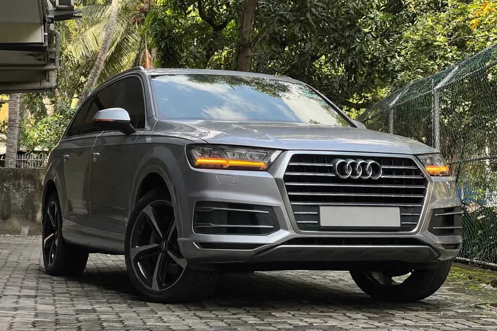 Audi Q7 2025 ads-image-1