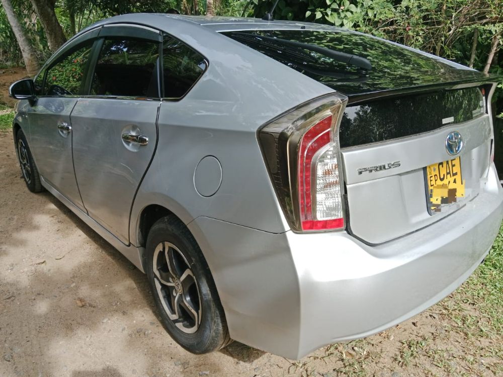 Toyota Prius 2013 - பயன்படுத்தப்பட்டது கார் sale in Sri Lanka - patpat.lk