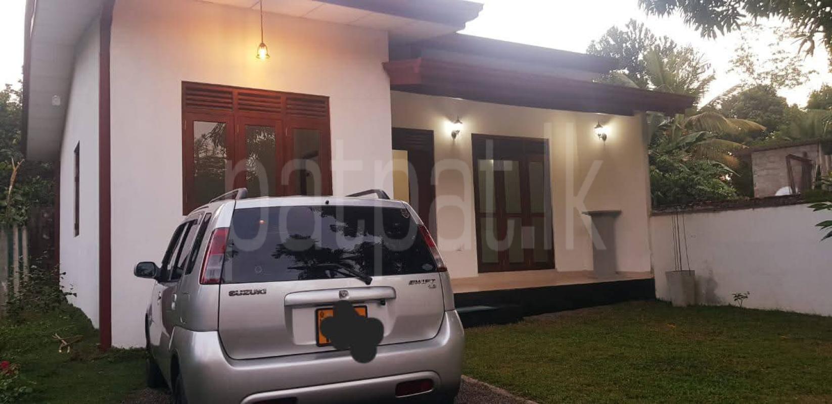 House for Sale in Athurugiriya