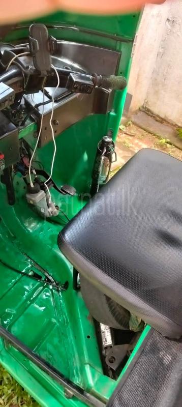 Bajaj 4 stroke 2010 - பயன்படுத்தப்பட்டது முச்சக்கர வண்டி sale in Sri Lanka - patpat.lk