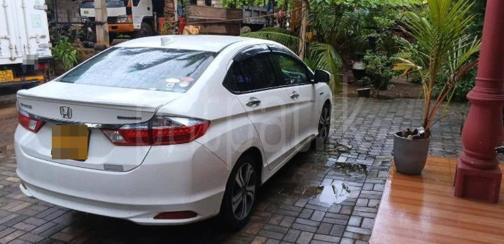 Honda Grace 2016 - பயன்படுத்தப்பட்டது கார் sale in Sri Lanka - patpat.lk