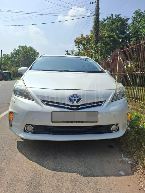 Toyota Prius 2015 - பயன்படுத்தப்பட்டது கார் sale in Sri Lanka - patpat.lk