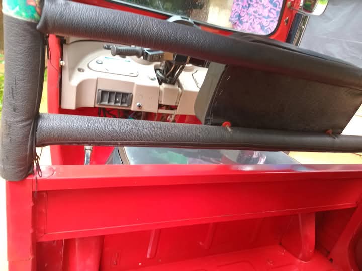 Bajaj 4 stroke 2015 - பயன்படுத்தப்பட்டது முச்சக்கர வண்டி sale in Sri Lanka - patpat.lk