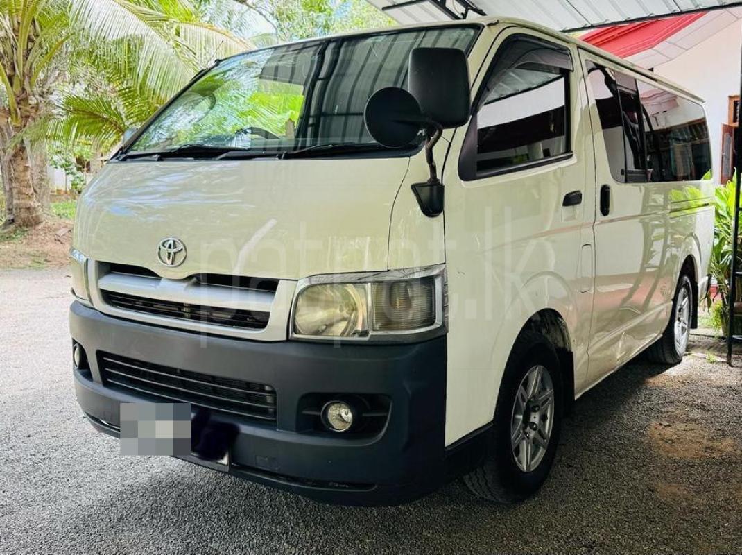 Toyota Hiace 2010 - பயன்படுத்தப்பட்டது வேன் sale in Sri Lanka - patpat.lk