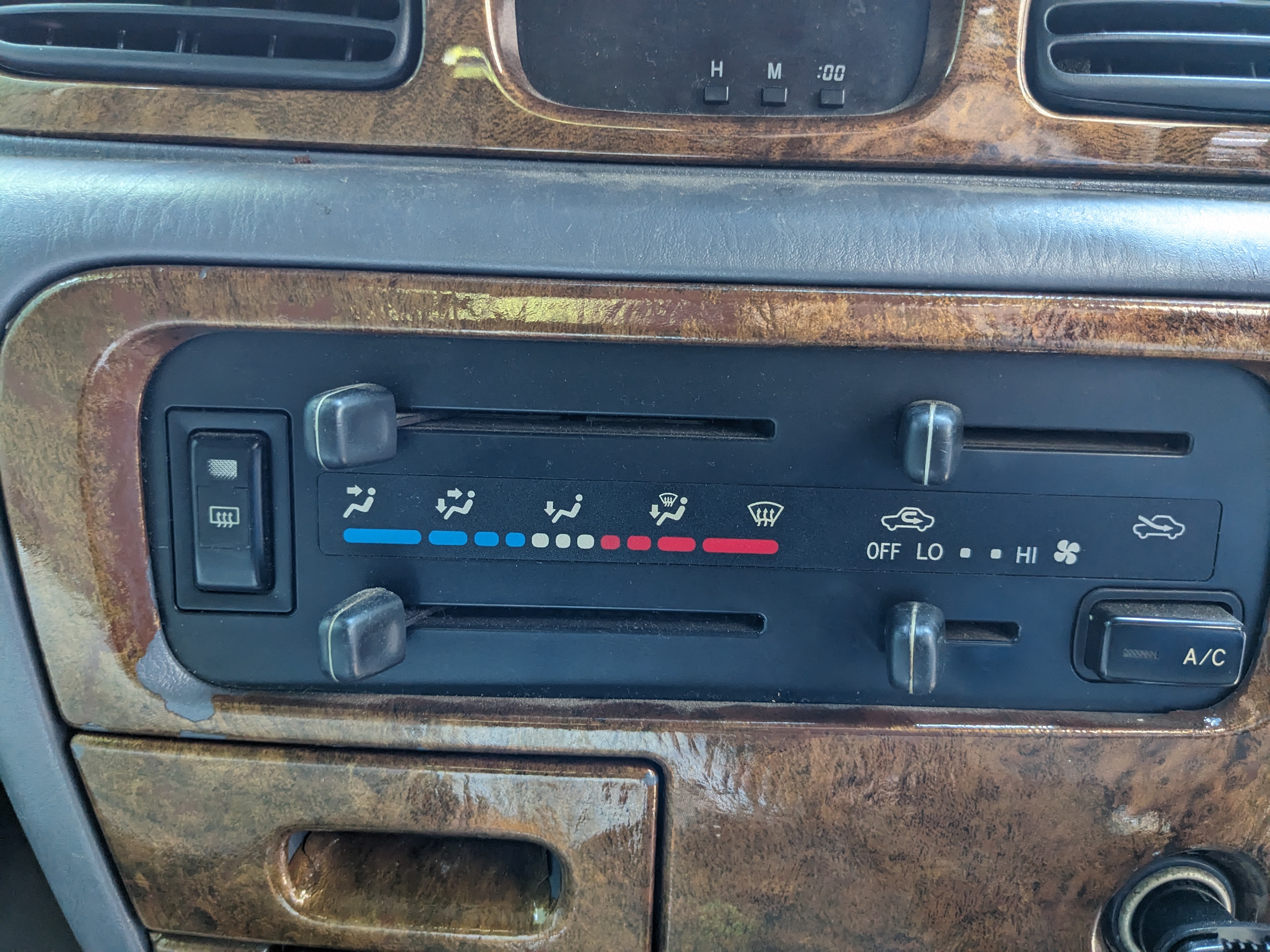 Toyota Noah 1998 - Used Van sale in Sri Lanka - patpat.lk