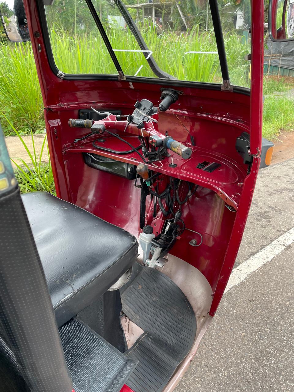 Bajaj Three Wheel 2005 - භාවිතා කරන ලද ත්‍රිරෝද රථය sale in Sri Lanka - patpat.lk