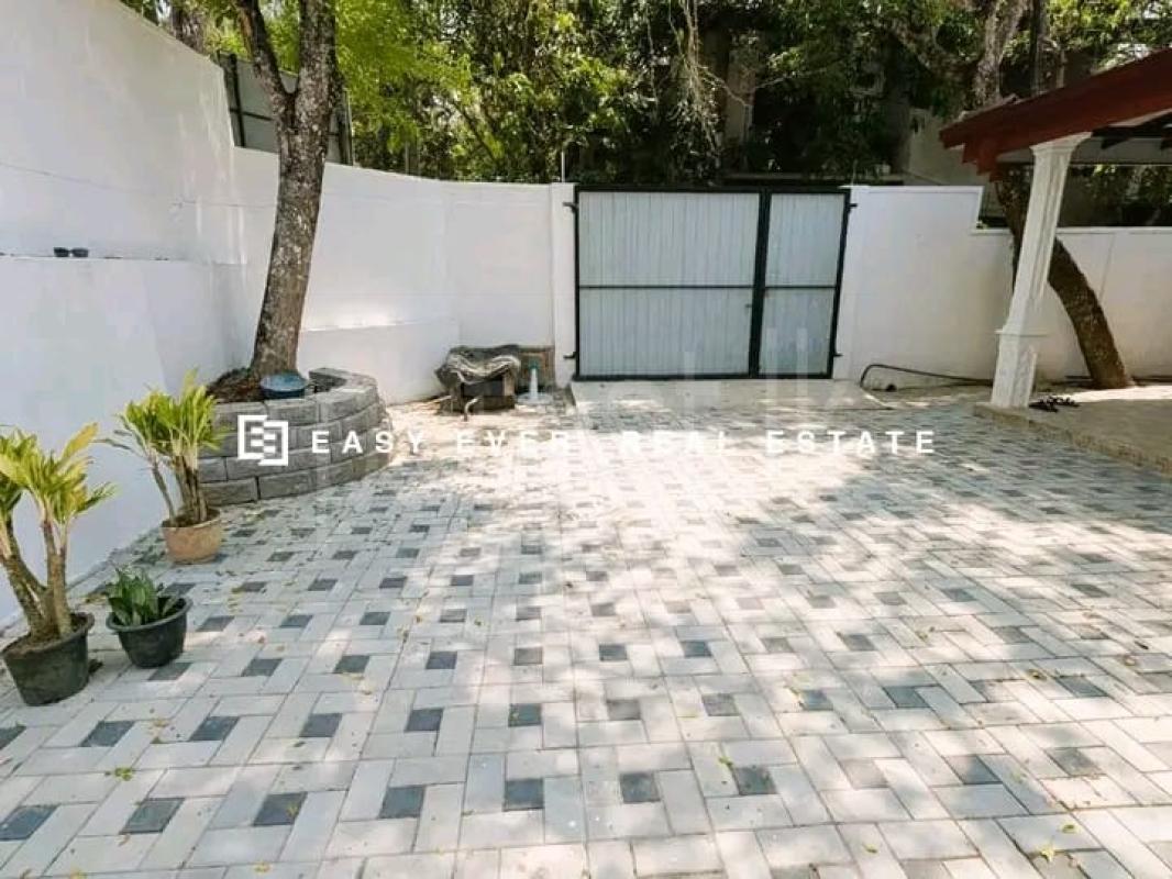 House for Sale in Athurugiriya