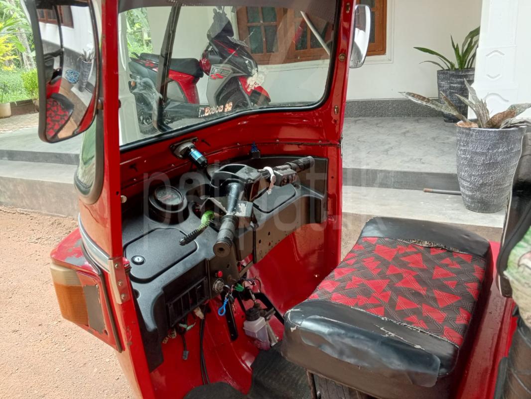 Bajaj 4 stroke 2010 - භාවිතා කරන ලද ත්‍රිරෝද රථය sale in Sri Lanka - patpat.lk