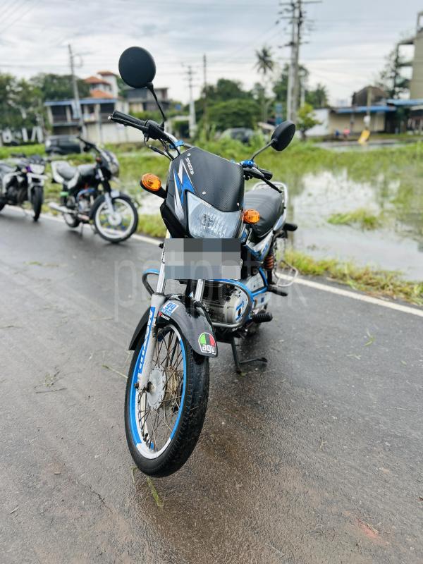 Bajaj CT100 2012 - பயன்படுத்தப்பட்டது பைக் sale in Sri Lanka - patpat.lk