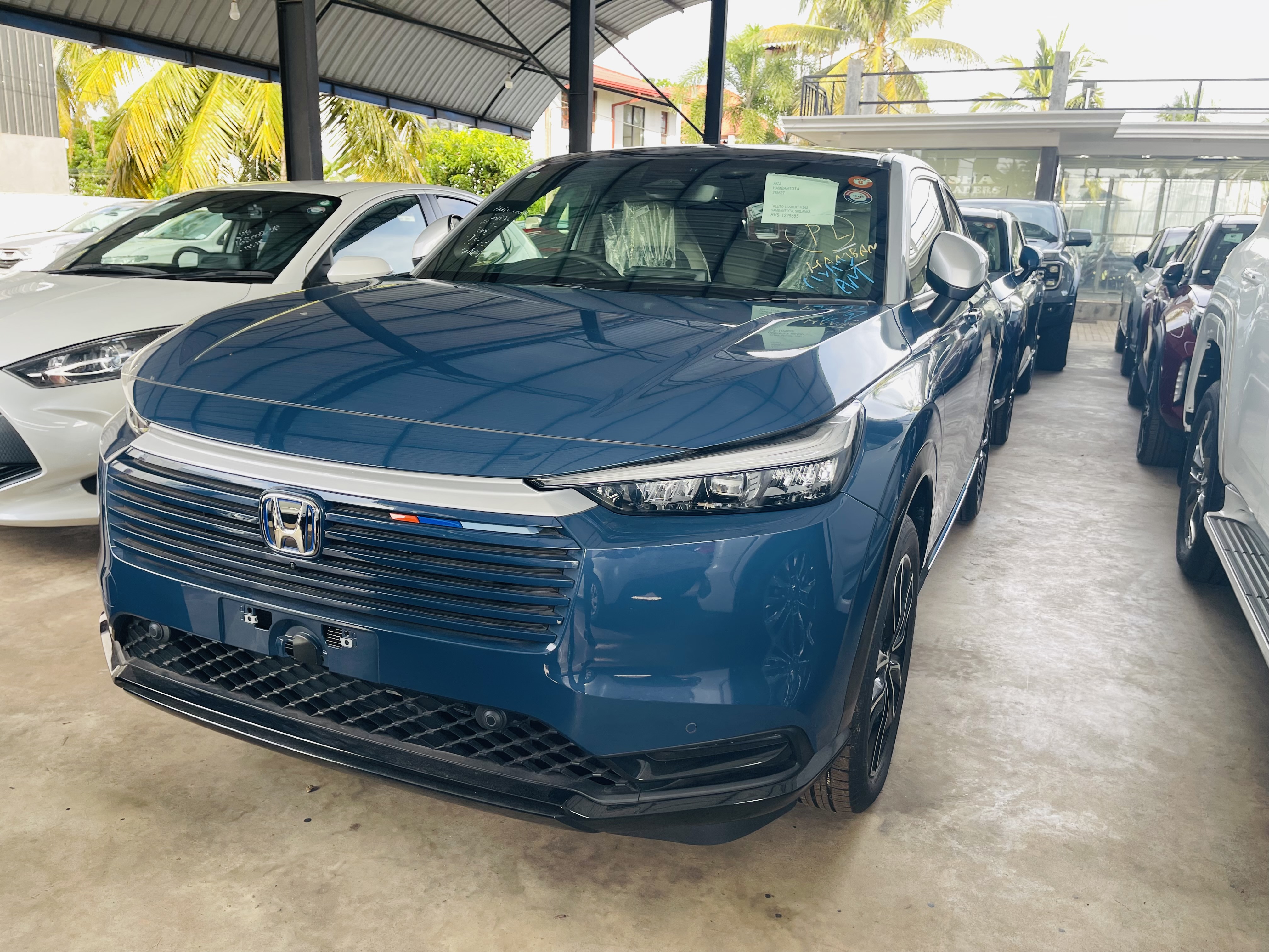 Honda Vezel 2024 - භාවිතා කරන ලද SUV රථය sale in Sri Lanka - patpat.lk